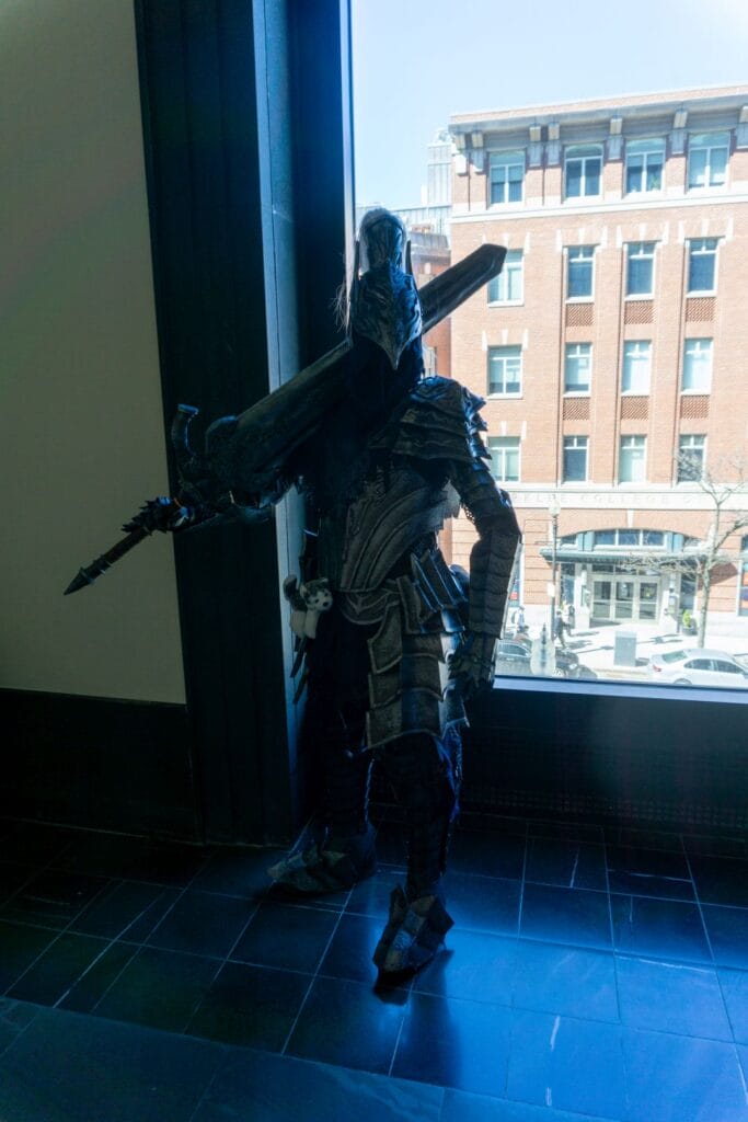 Photo of a cosplayer dressed as Artorias the Abysswalker from Dark Souls